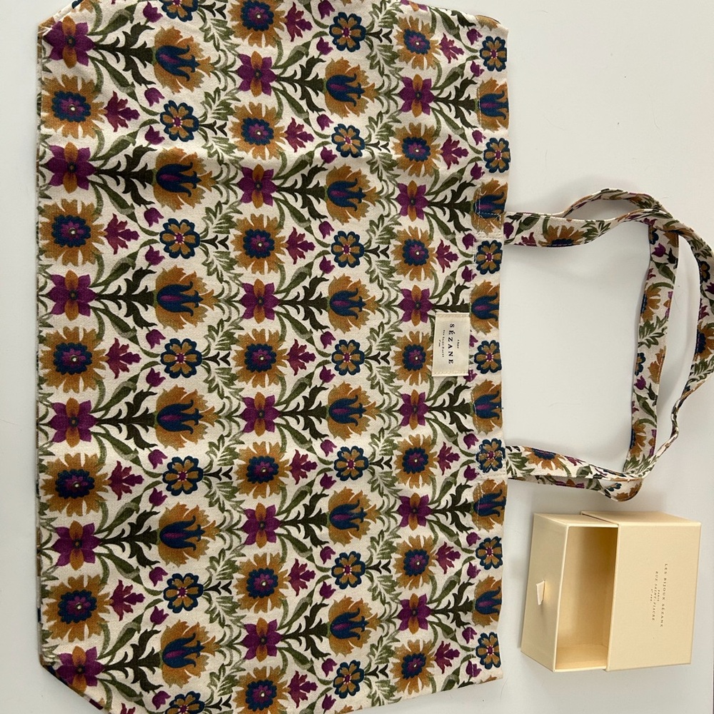 NEW! Sézane Tote and jewelry box